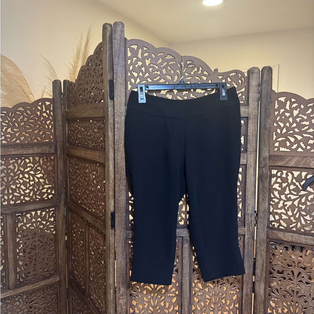 Amanda Uprichard Black Cropped Flare Capri Pants - Picture 3 of 4